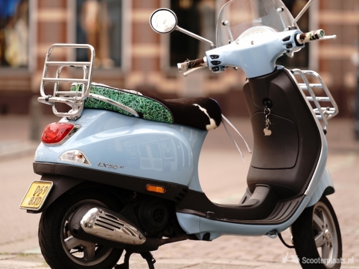 Vespa LX 50 blauw
